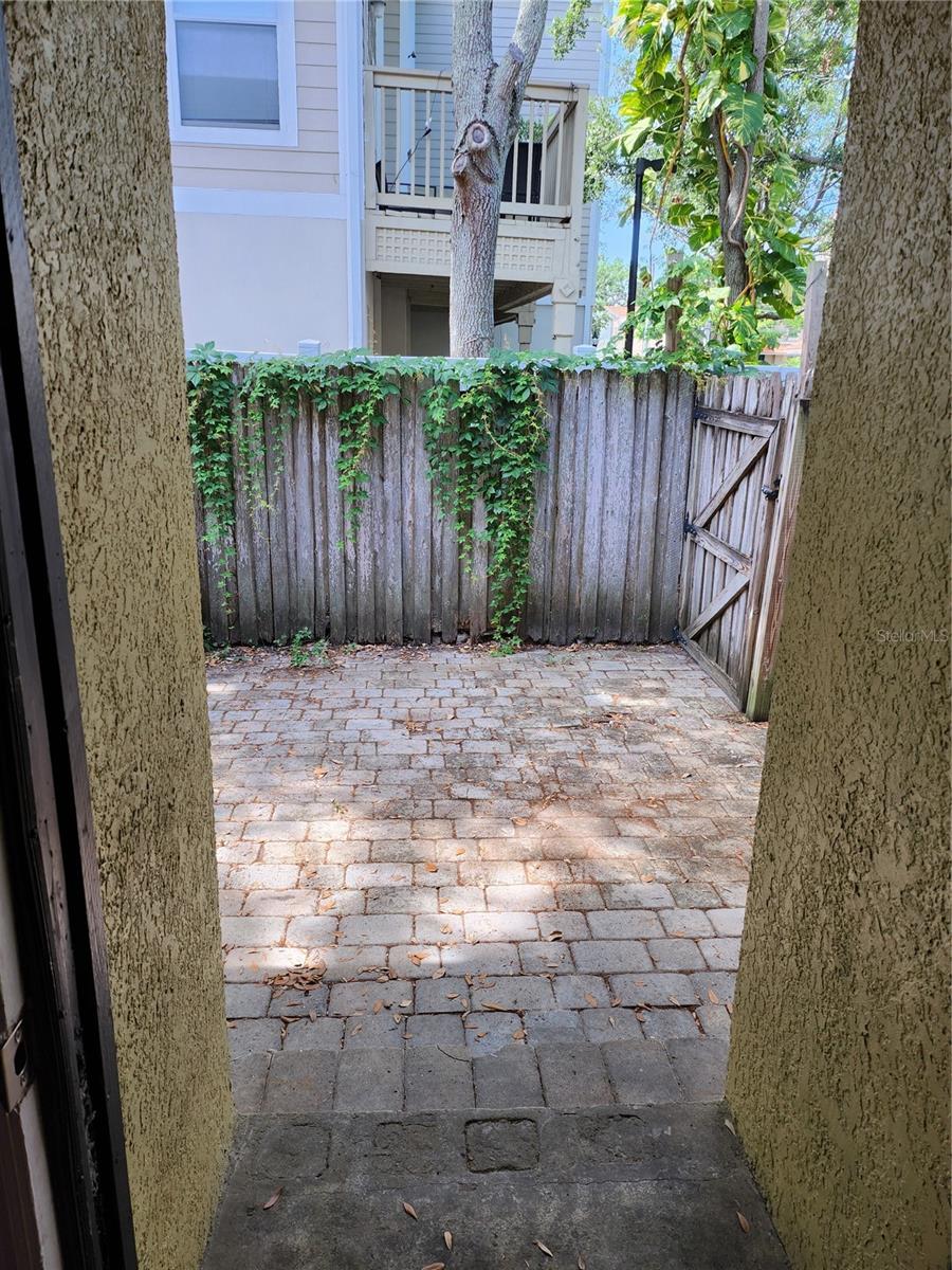 3206 W AZEELE ST #108, TAMPA, FL, 33609