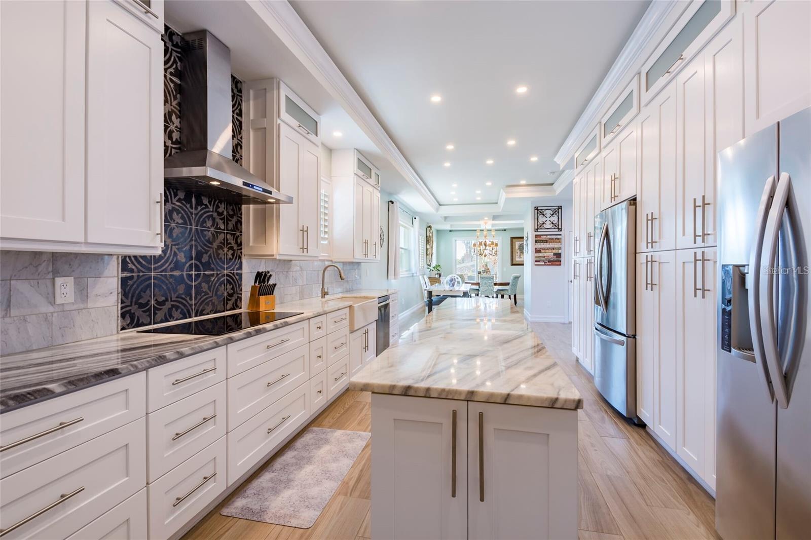654 JUNGLE QUEEN WAY, LONGBOAT KEY, FL, 34228