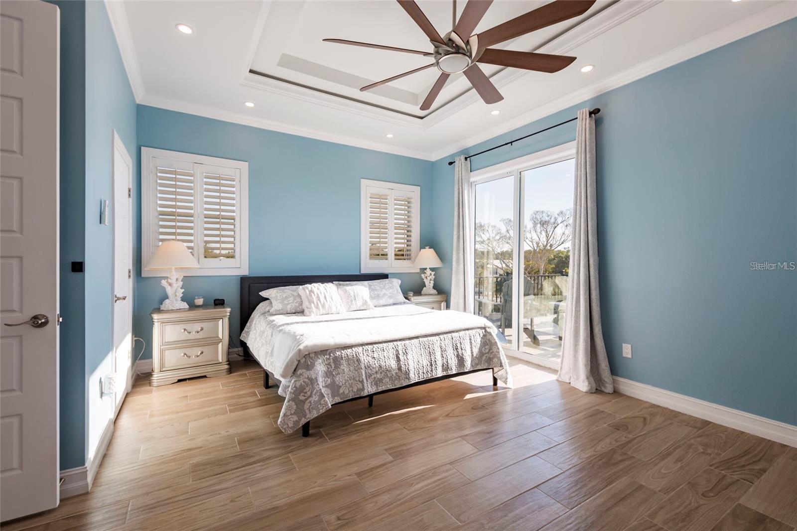 654 JUNGLE QUEEN WAY, LONGBOAT KEY, FL, 34228