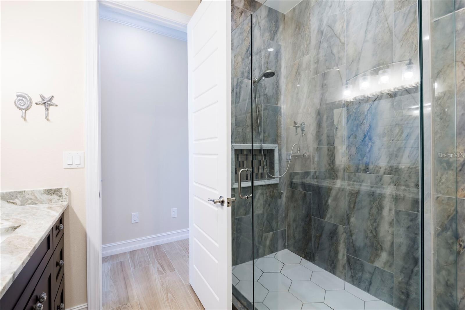 654 JUNGLE QUEEN WAY, LONGBOAT KEY, FL, 34228