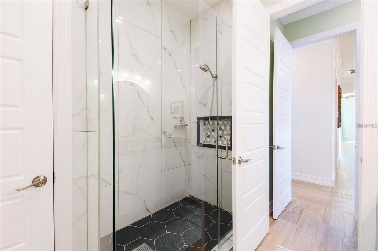 654 JUNGLE QUEEN WAY, LONGBOAT KEY, FL, 34228