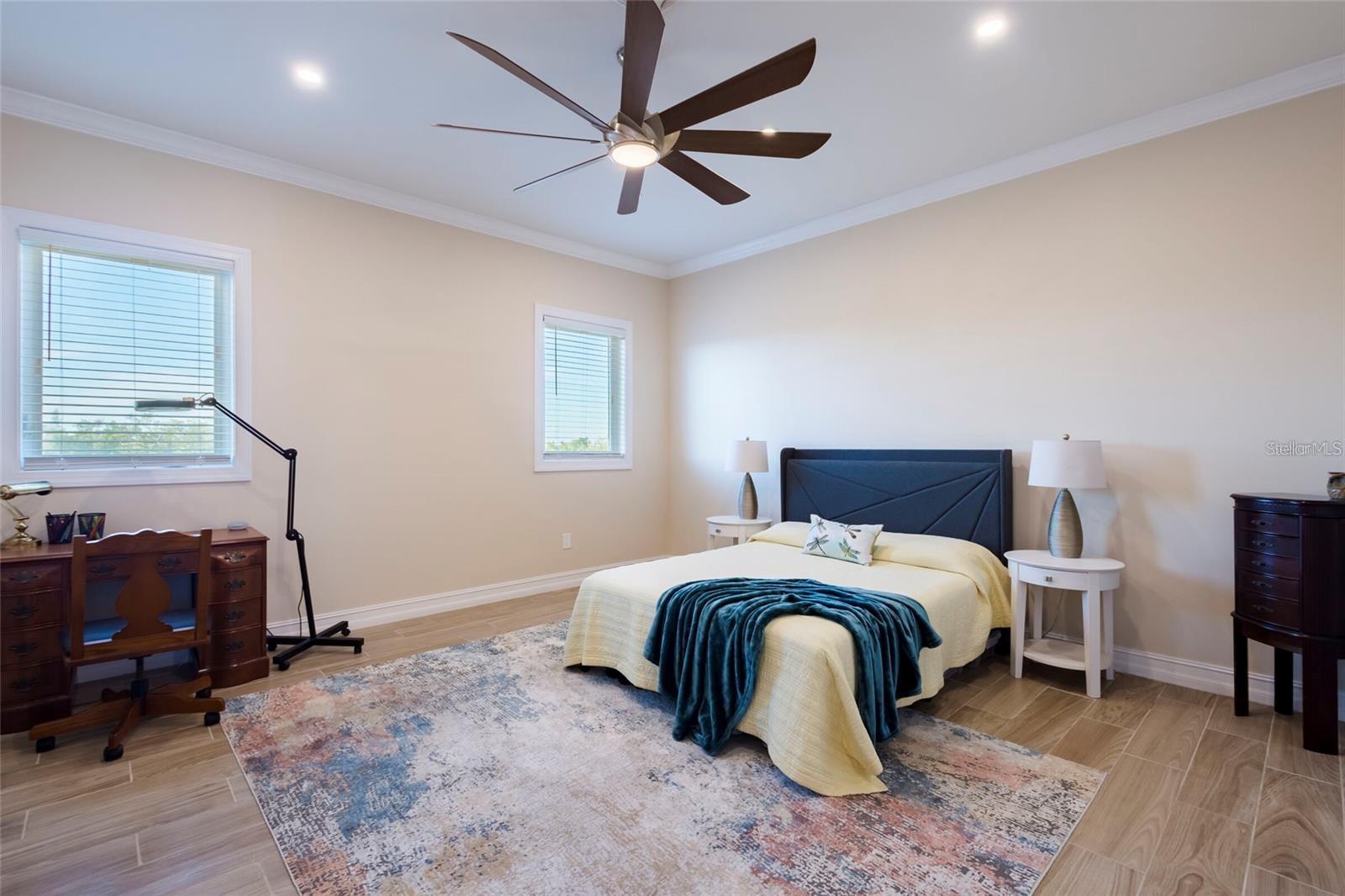 654 JUNGLE QUEEN WAY, LONGBOAT KEY, FL, 34228