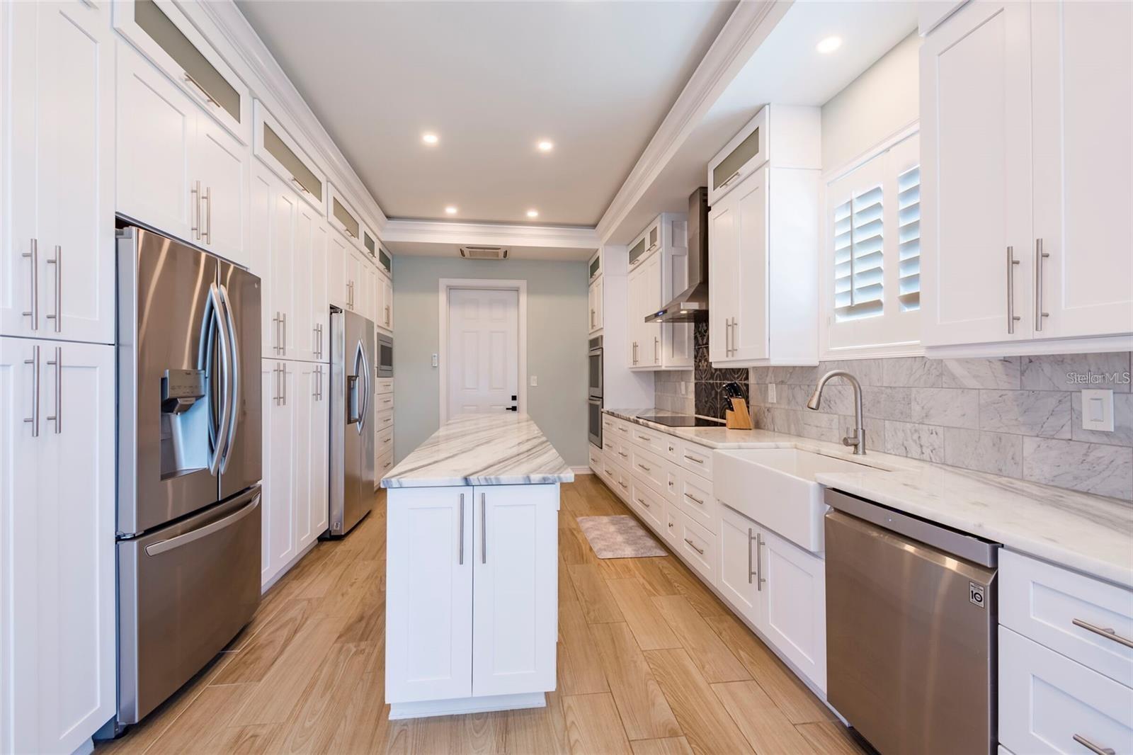 654 JUNGLE QUEEN WAY, LONGBOAT KEY, FL, 34228