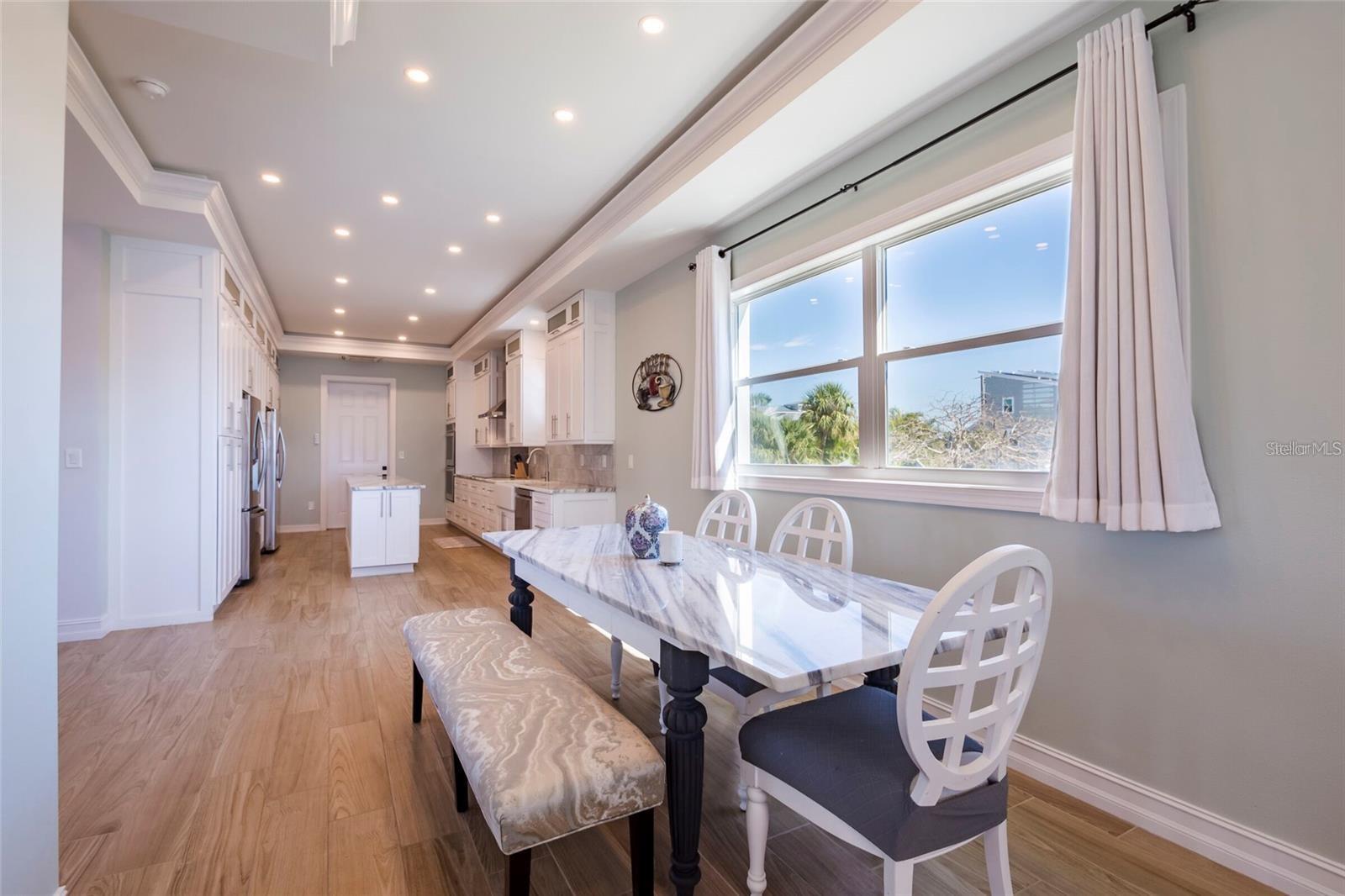 654 JUNGLE QUEEN WAY, LONGBOAT KEY, FL, 34228