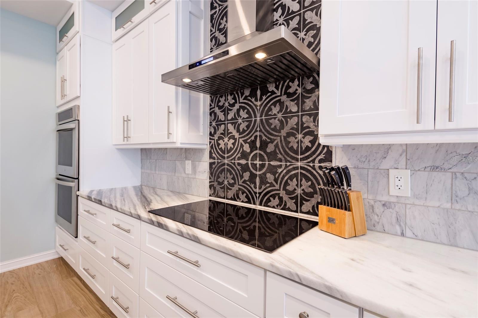 654 JUNGLE QUEEN WAY, LONGBOAT KEY, FL, 34228