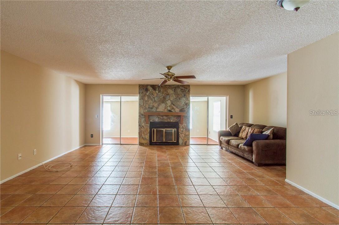 1021 BREEZE DR, LARGO, FL, 33770