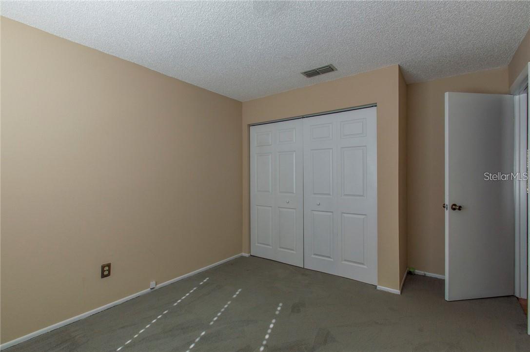 1021 BREEZE DR, LARGO, FL, 33770