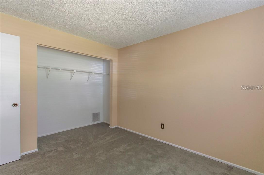 1021 BREEZE DR, LARGO, FL, 33770