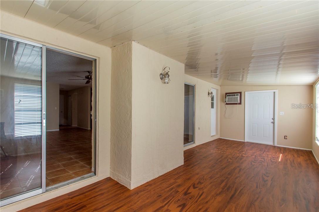 1021 BREEZE DR, LARGO, FL, 33770