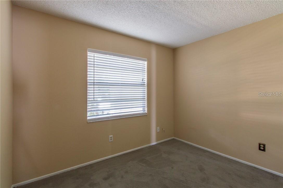 1021 BREEZE DR, LARGO, FL, 33770