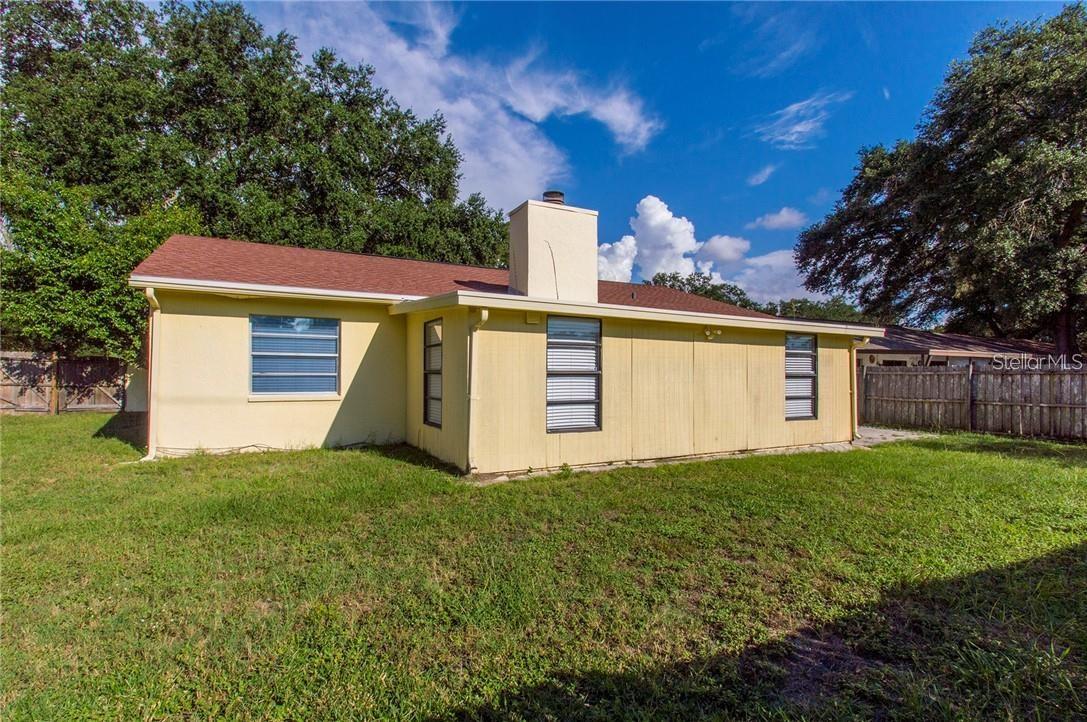 1021 BREEZE DR, LARGO, FL, 33770