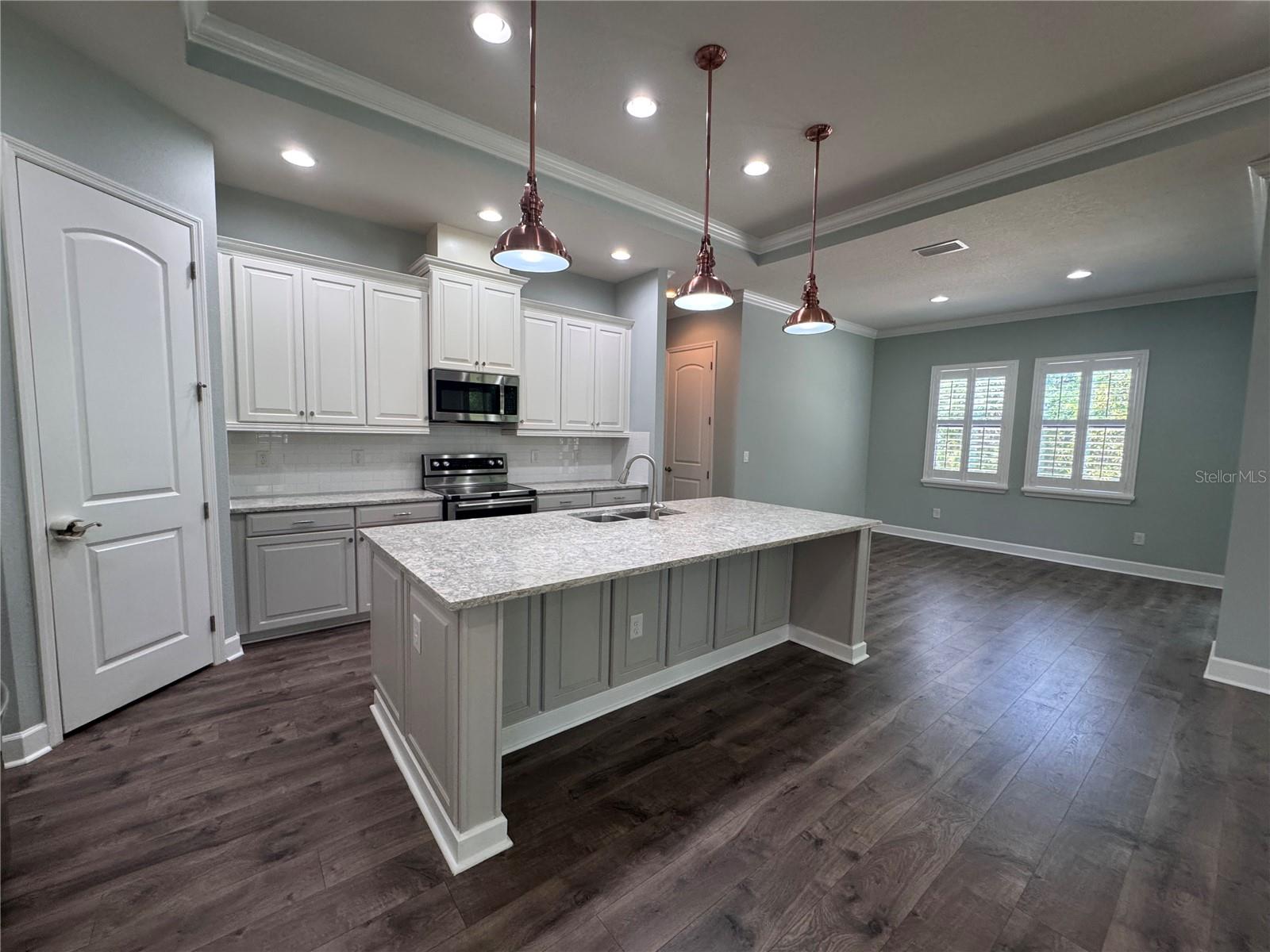 7861 MARSH POINTE DR, TAMPA, FL, 33635