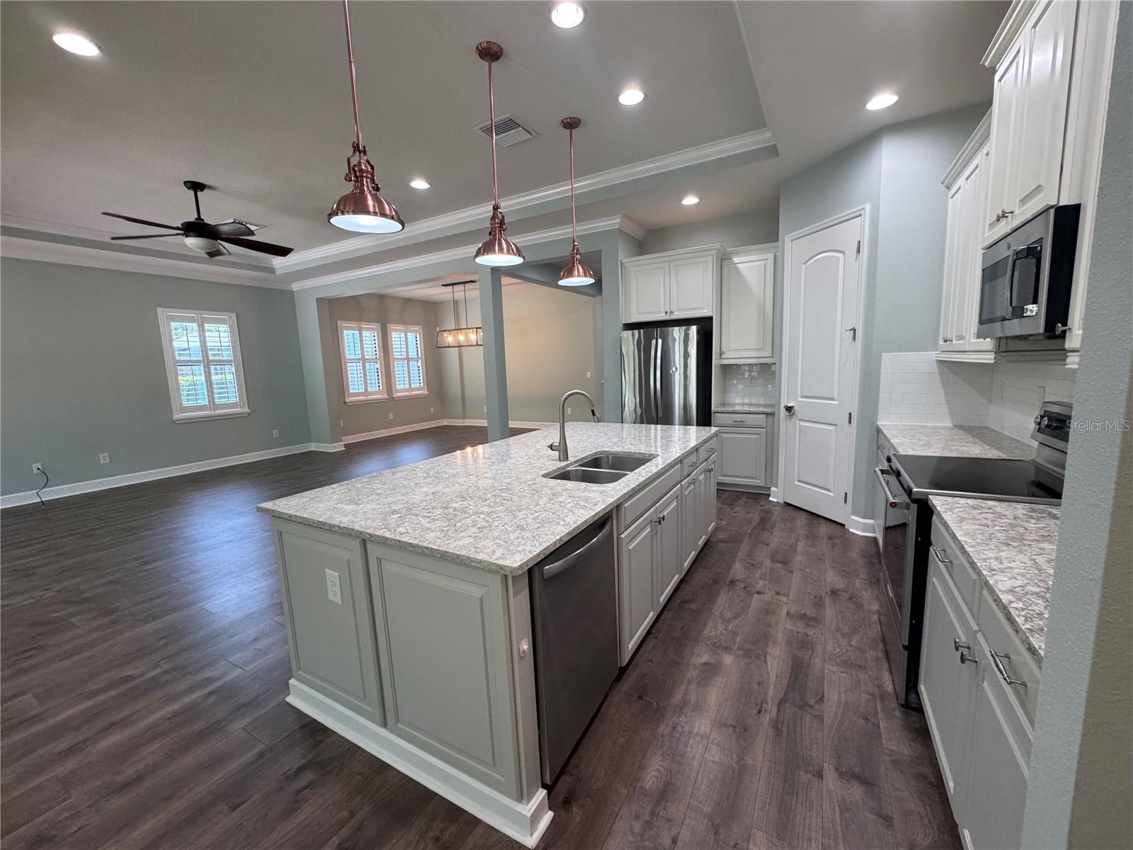 7861 MARSH POINTE DR, TAMPA, FL, 33635