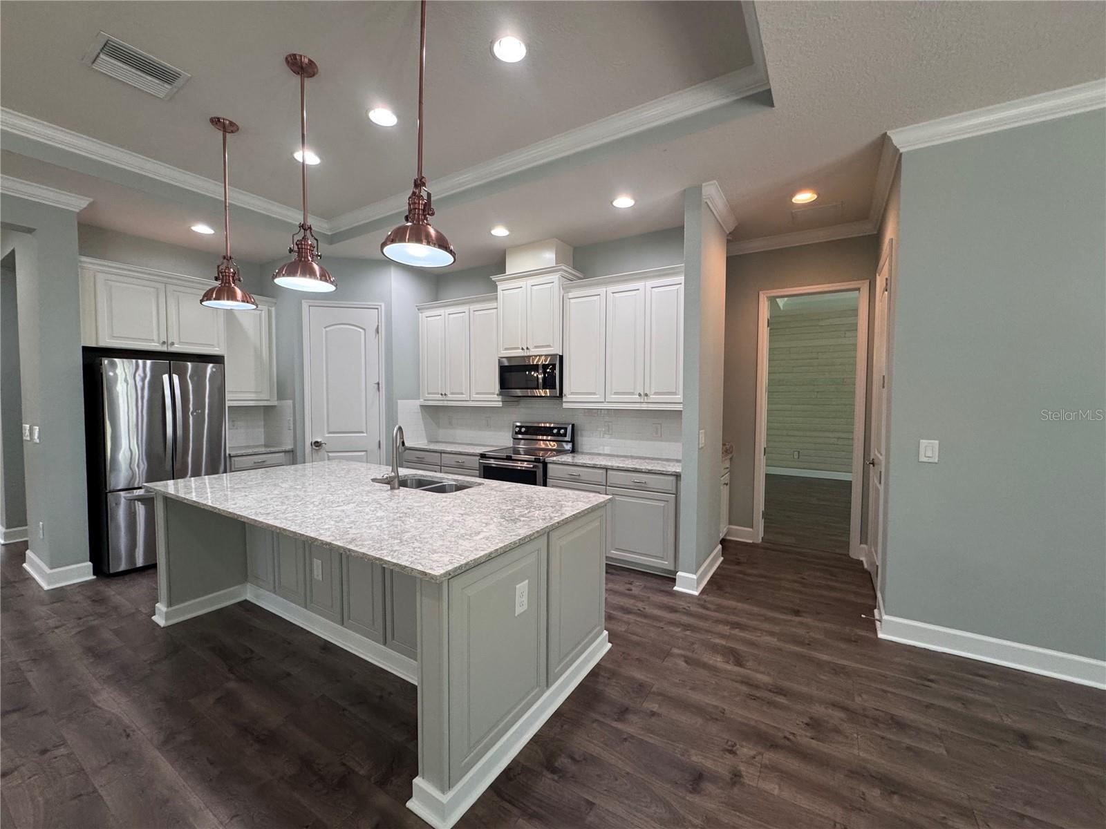 7861 MARSH POINTE DR, TAMPA, FL, 33635