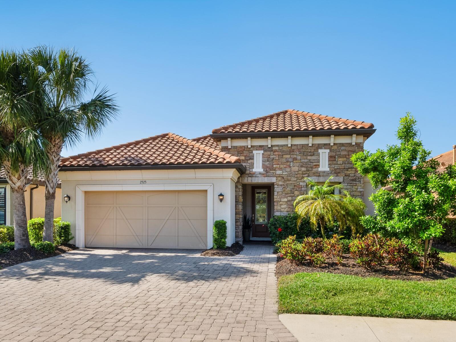 2525 VACCARO DR, SARASOTA, FL, 34231