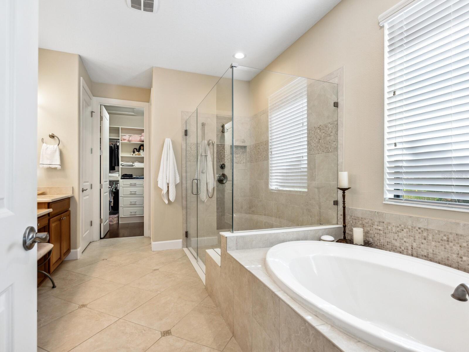 2525 VACCARO DR, SARASOTA, FL, 34231