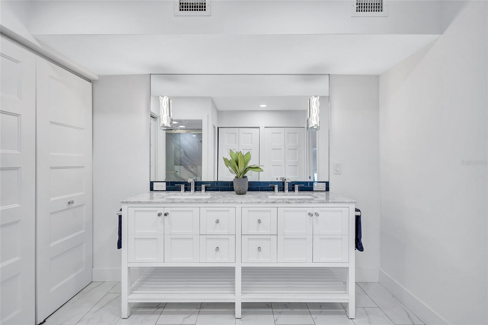 1155 LAKE HOUSE CIR #C119, SARASOTA, FL, 34242