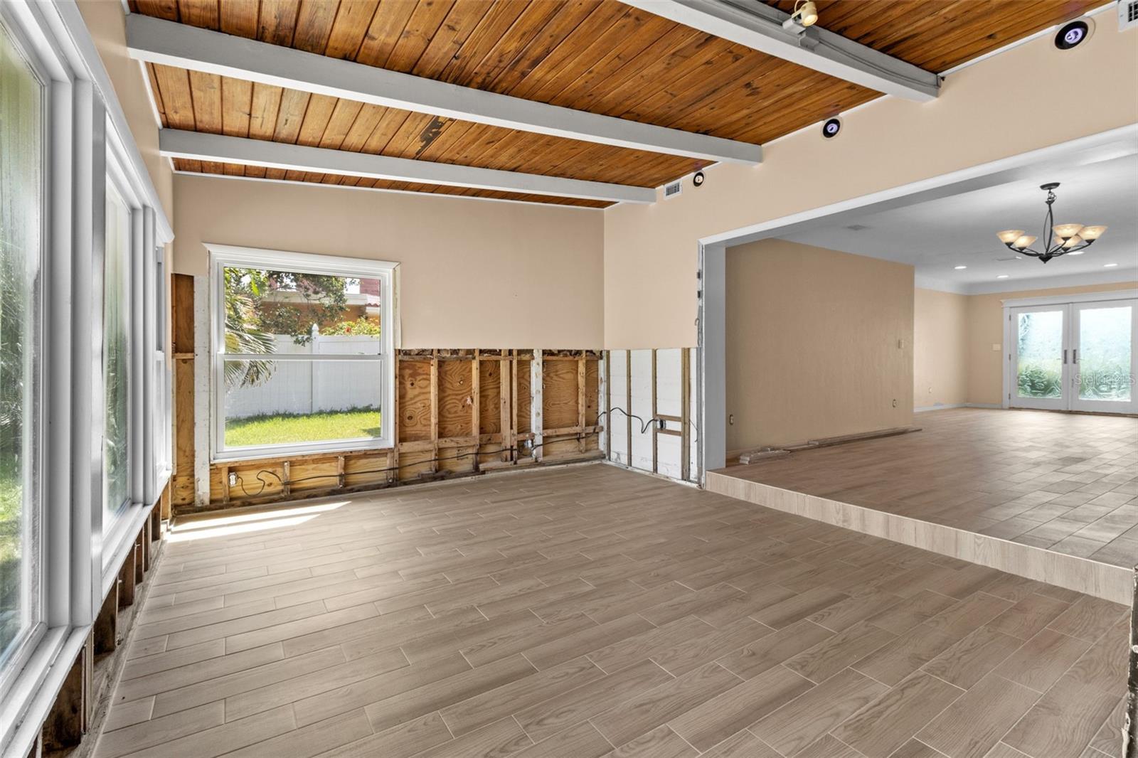 543 CRYSTAL DR, MADEIRA BEACH, FL, 33708