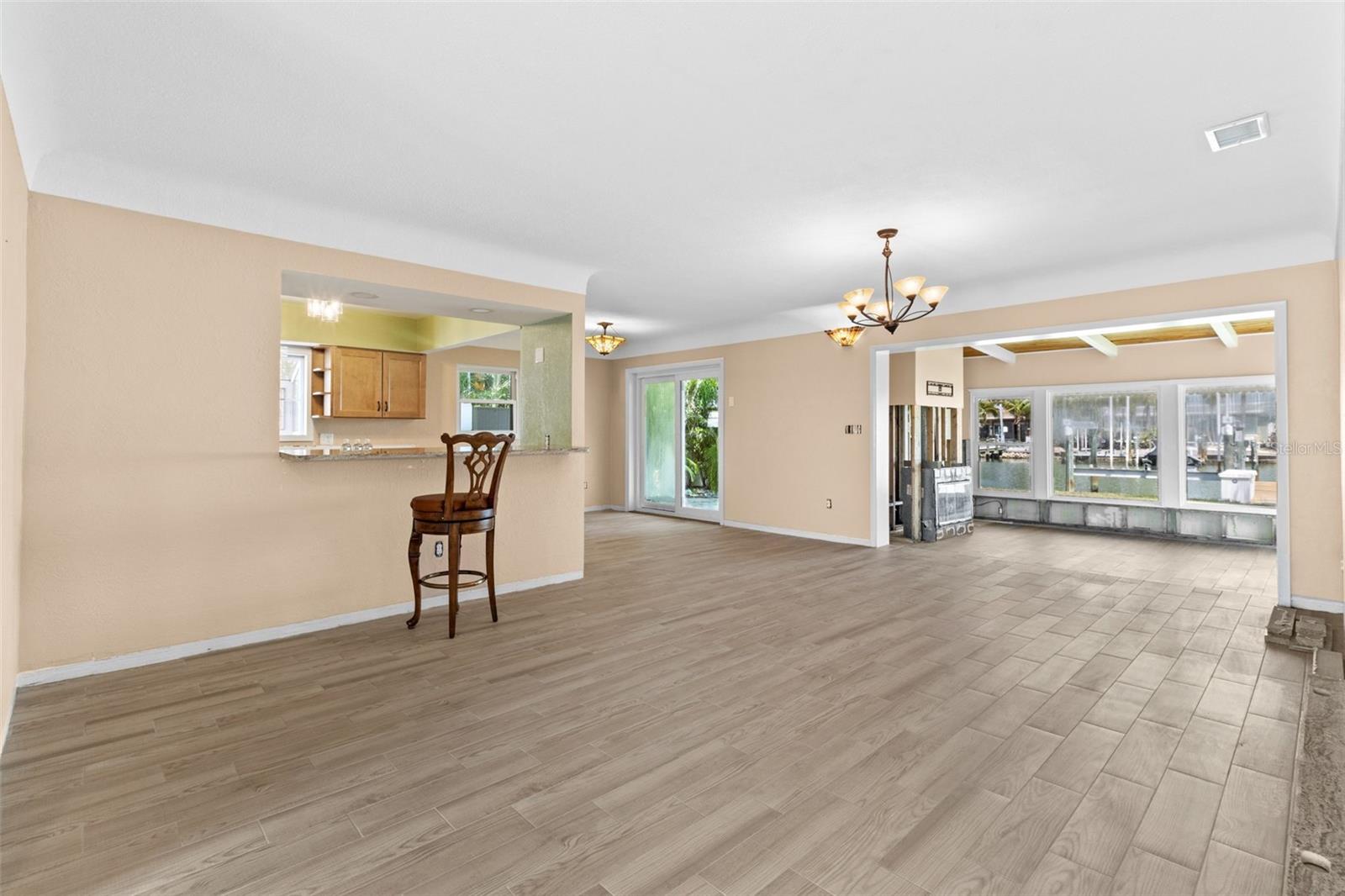 543 CRYSTAL DR, MADEIRA BEACH, FL, 33708