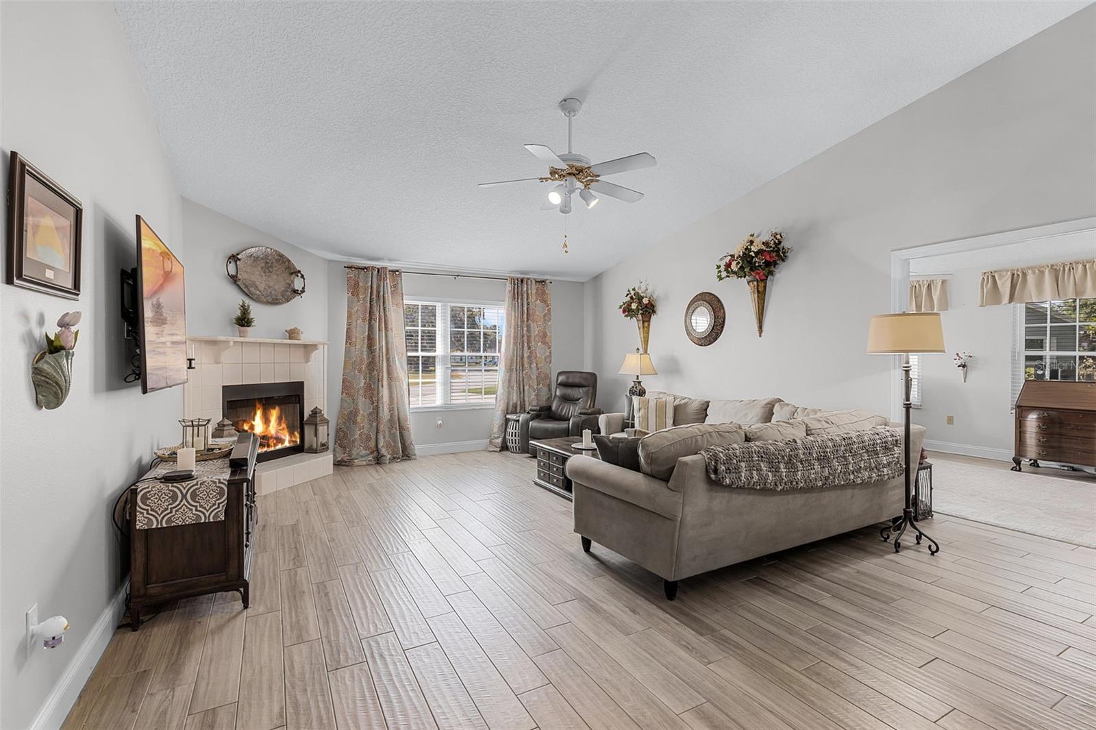 1350 MOSSWOOD DR, LEESBURG, FL, 34748