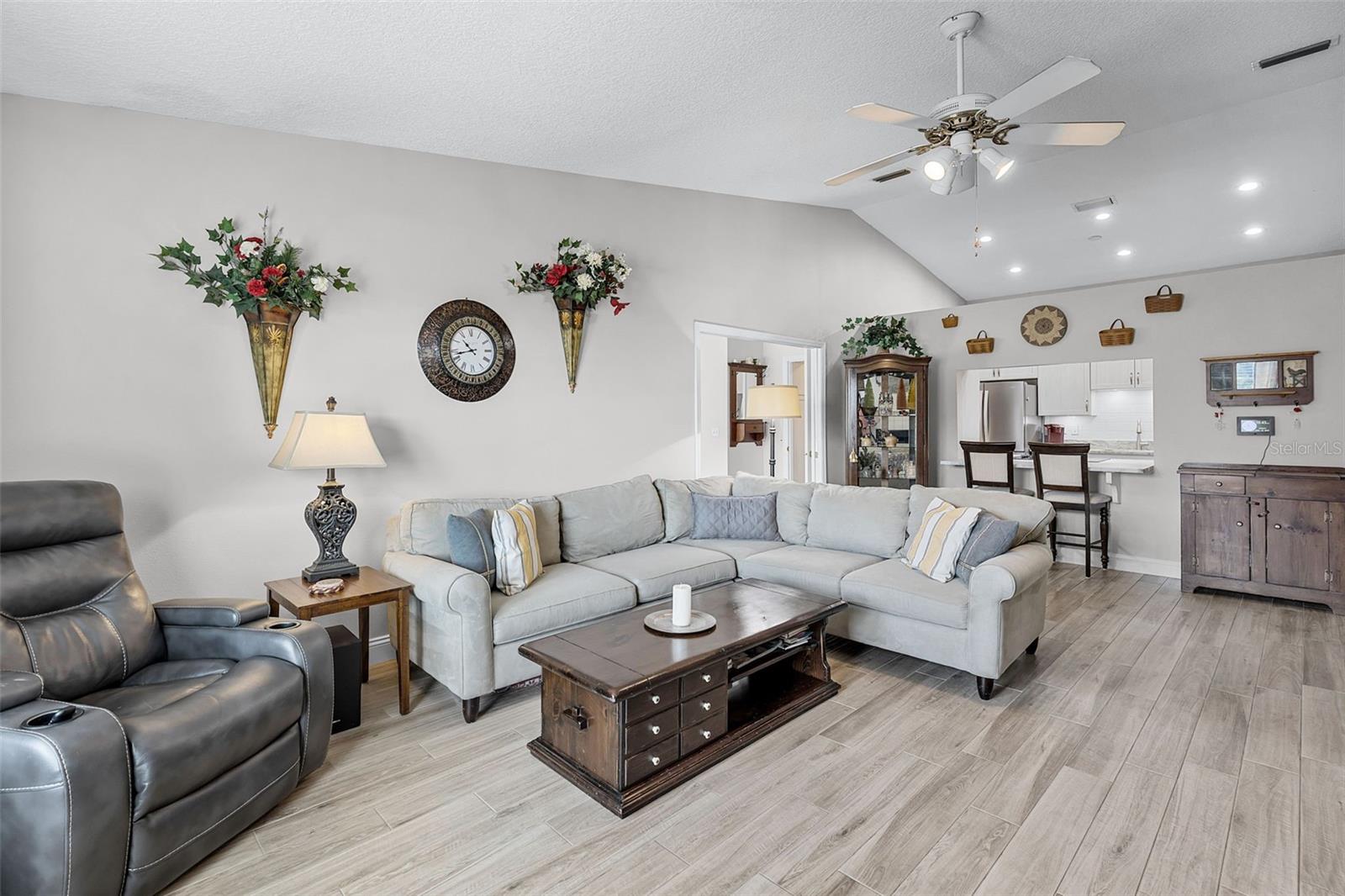 1350 MOSSWOOD DR, LEESBURG, FL, 34748