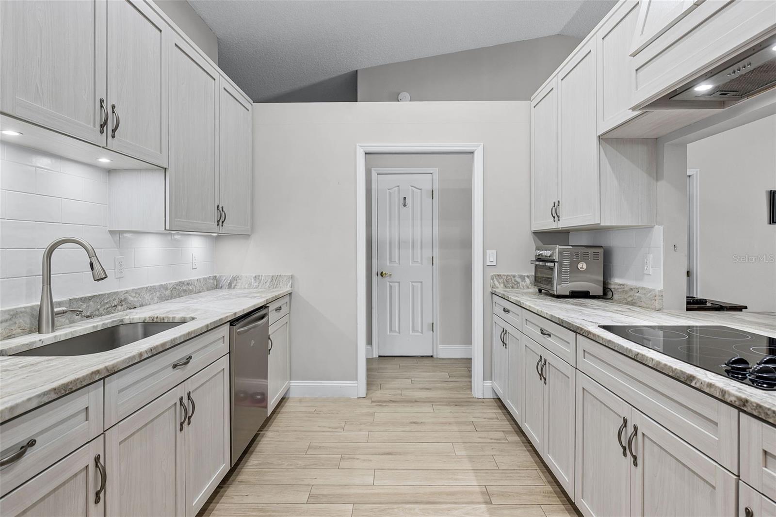 1350 MOSSWOOD DR, LEESBURG, FL, 34748