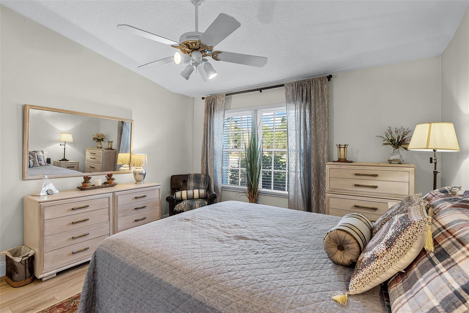 1350 MOSSWOOD DR, LEESBURG, FL, 34748