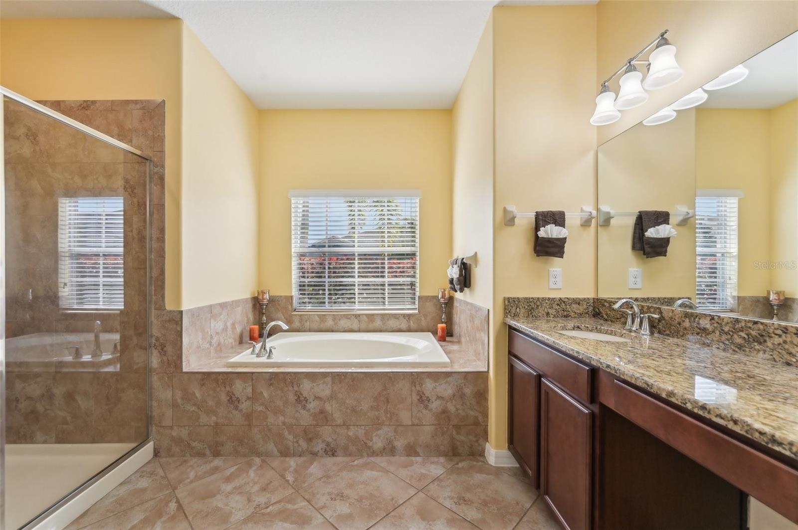 2417 CUMBERLAND CLIFF DR, RUSKIN, FL, 33570