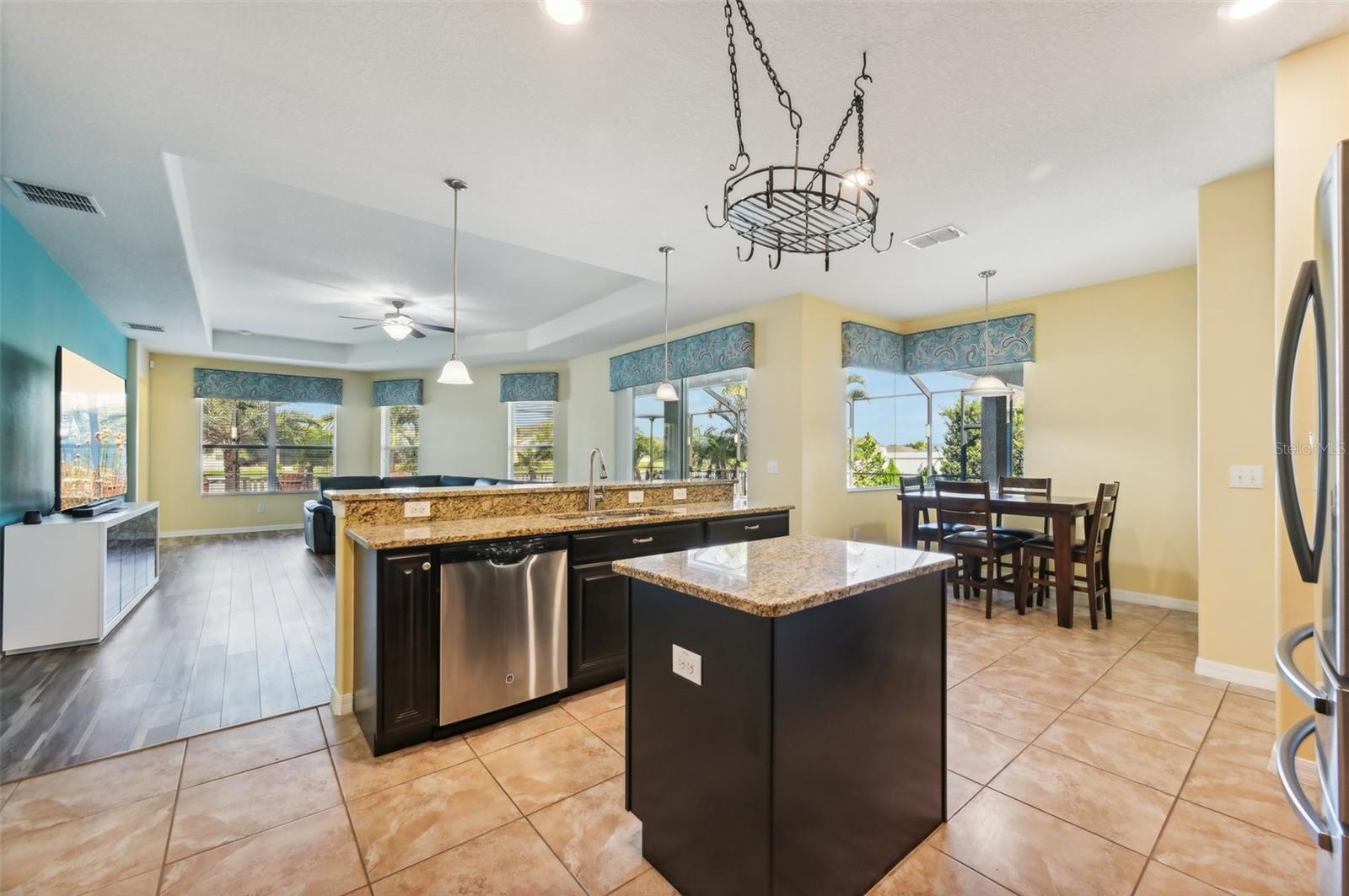 2417 CUMBERLAND CLIFF DR, RUSKIN, FL, 33570