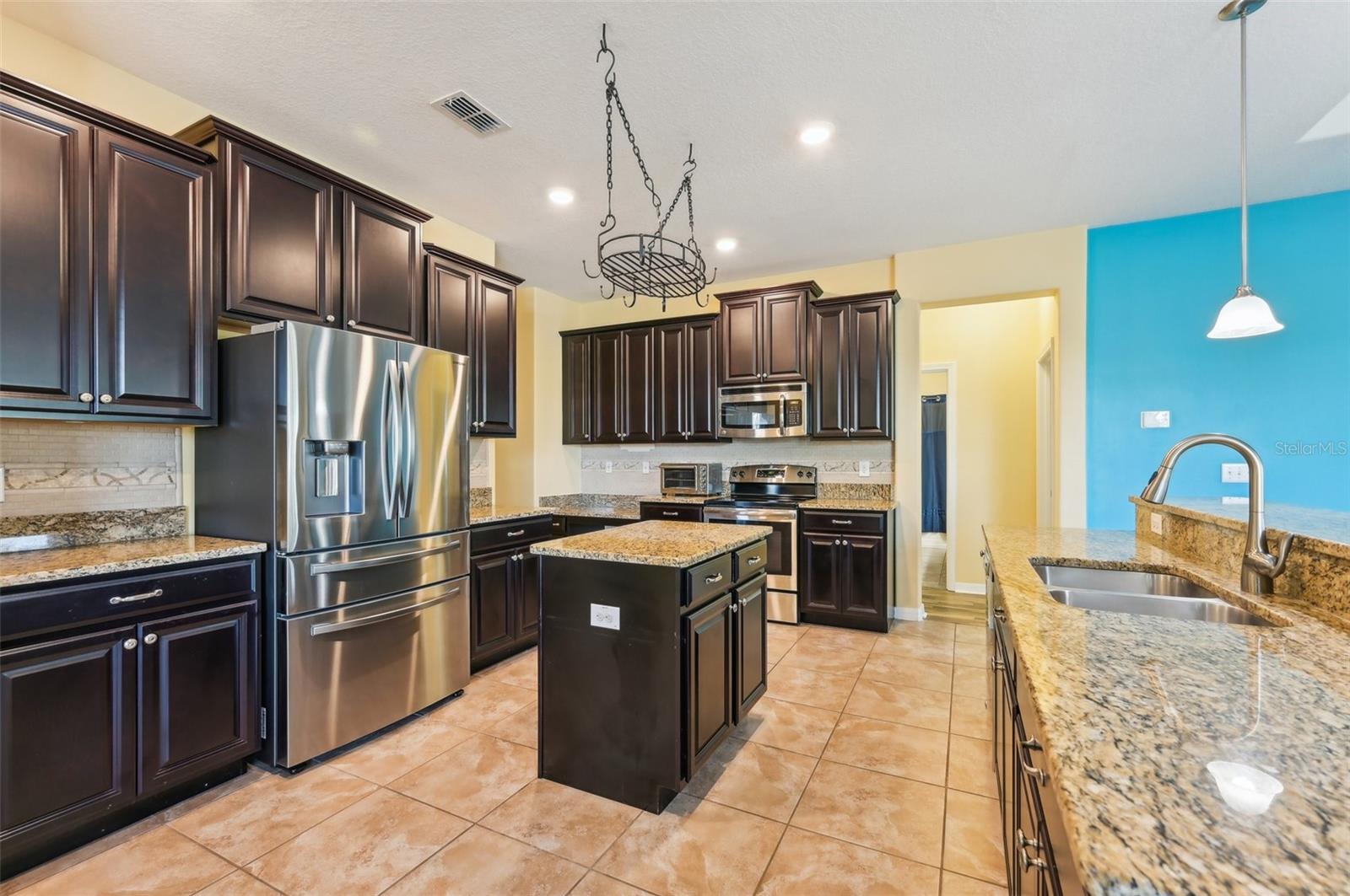 2417 CUMBERLAND CLIFF DR, RUSKIN, FL, 33570
