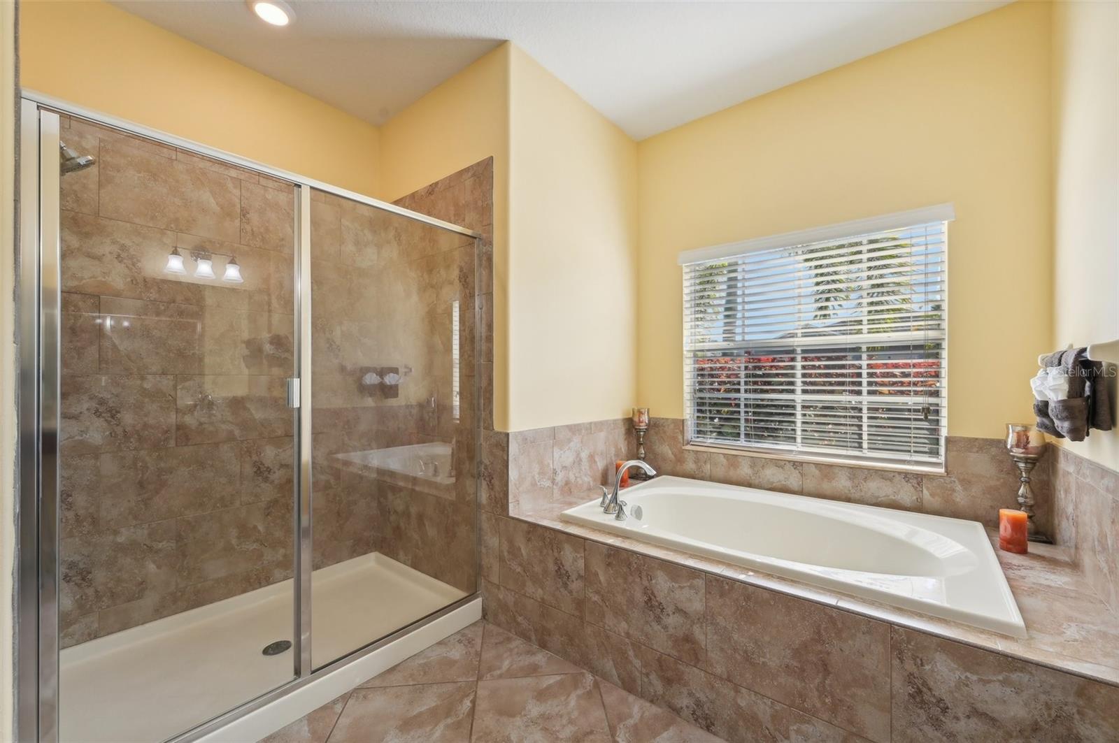 2417 CUMBERLAND CLIFF DR, RUSKIN, FL, 33570