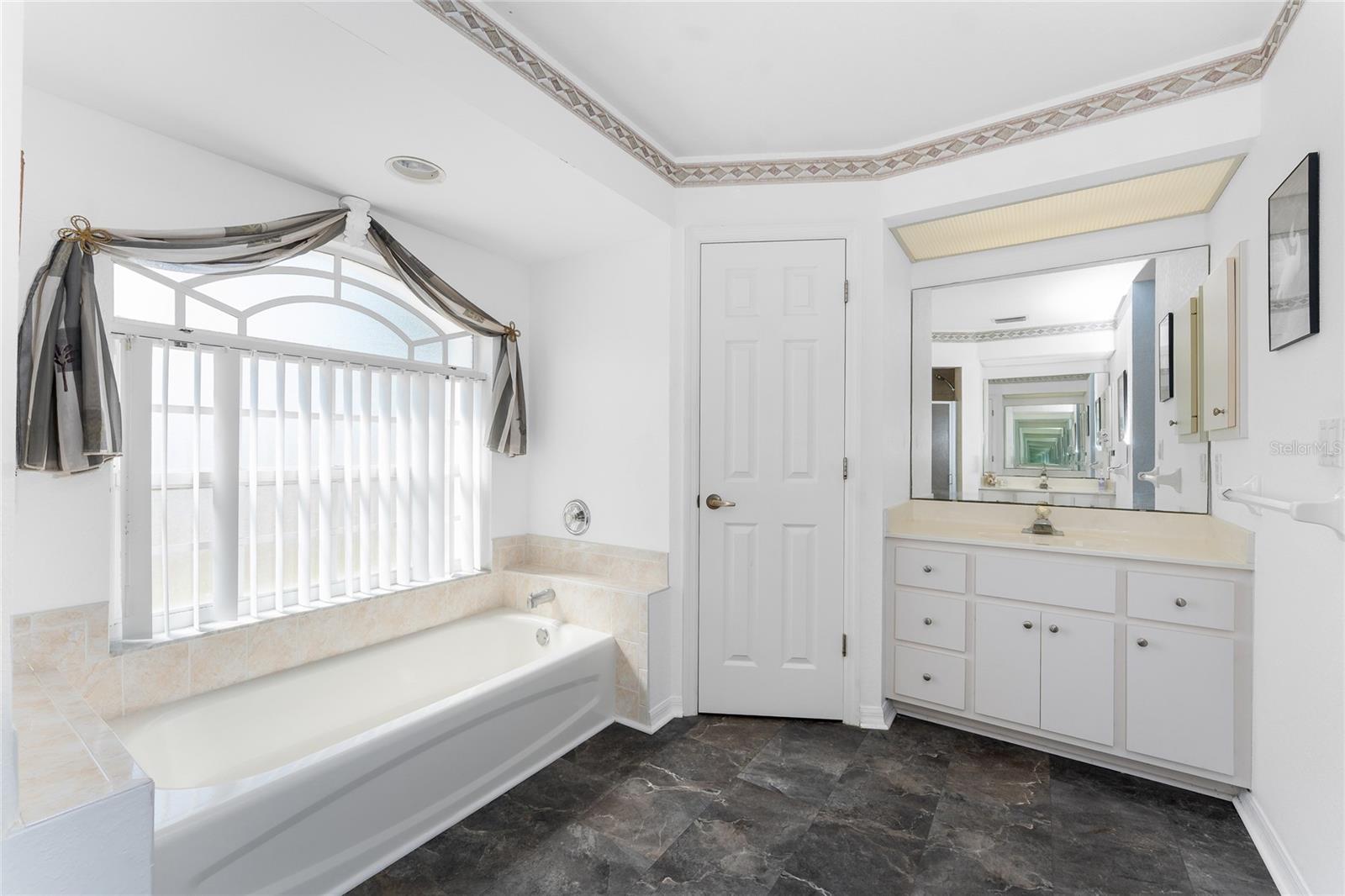 311 BOUNDARY BLVD, ROTONDA WEST, FL, 33947