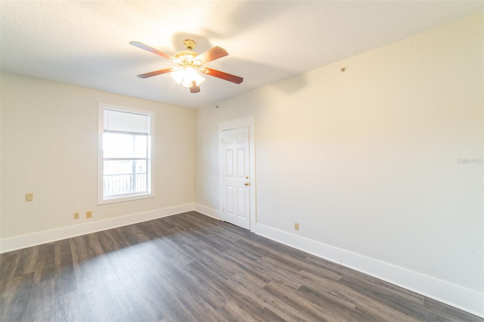 11 N. CENTRAL AVE #306, UMATILLA, FL, 32784