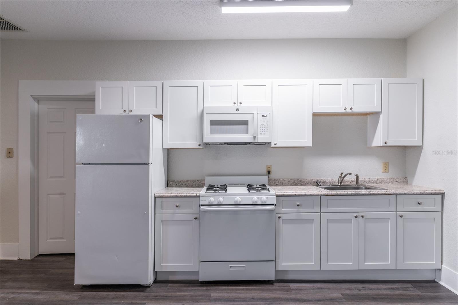 11 N. CENTRAL AVE #306, UMATILLA, FL, 32784