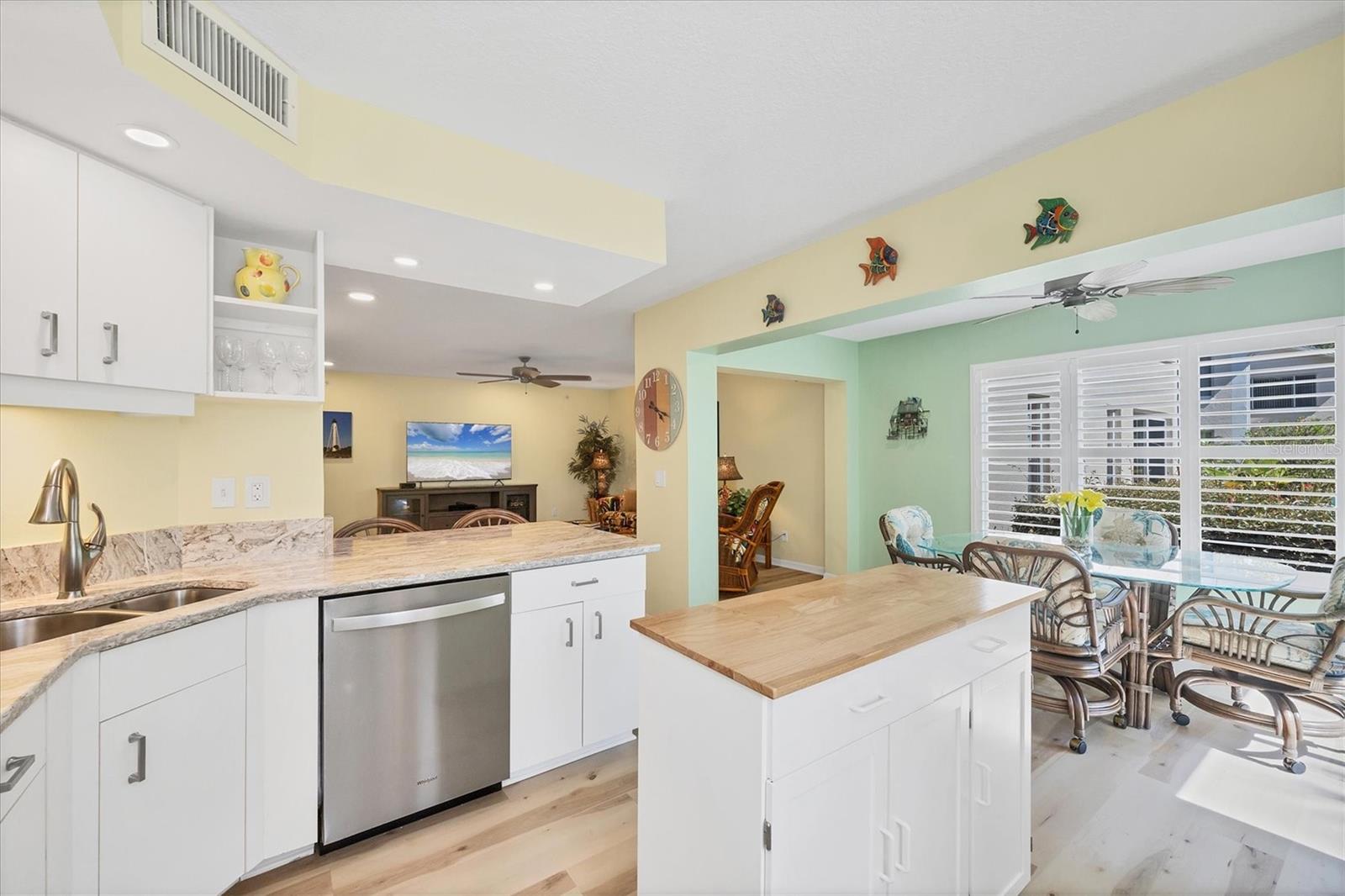 819 MONTROSE DR #102, VENICE, FL, 34293