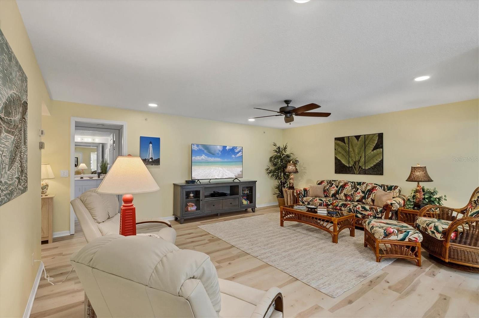 819 MONTROSE DR #102, VENICE, FL, 34293
