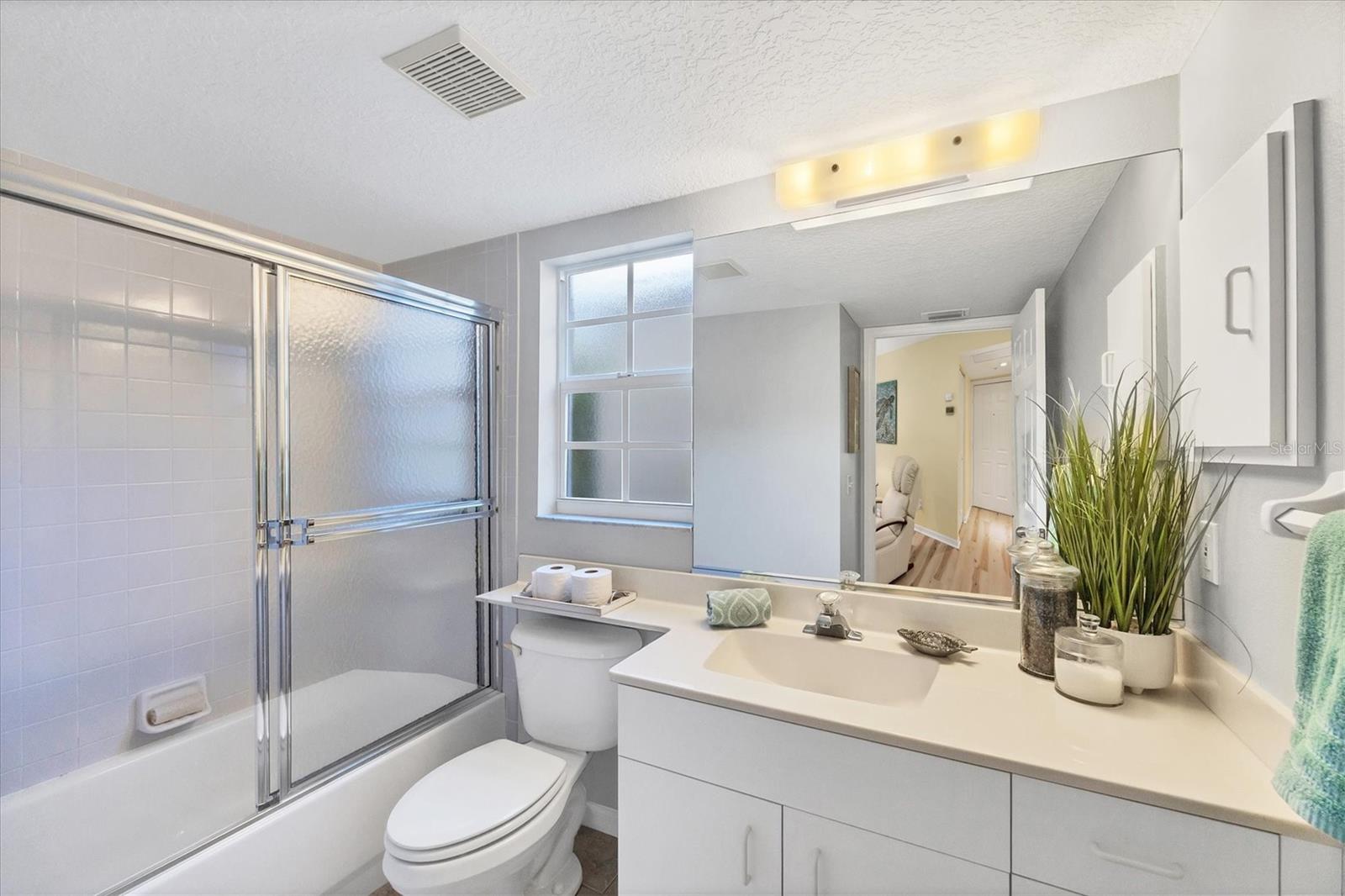 819 MONTROSE DR #102, VENICE, FL, 34293