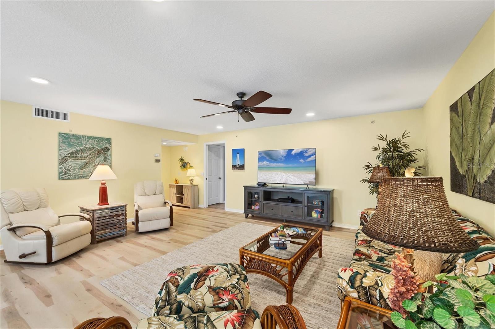 819 MONTROSE DR #102, VENICE, FL, 34293