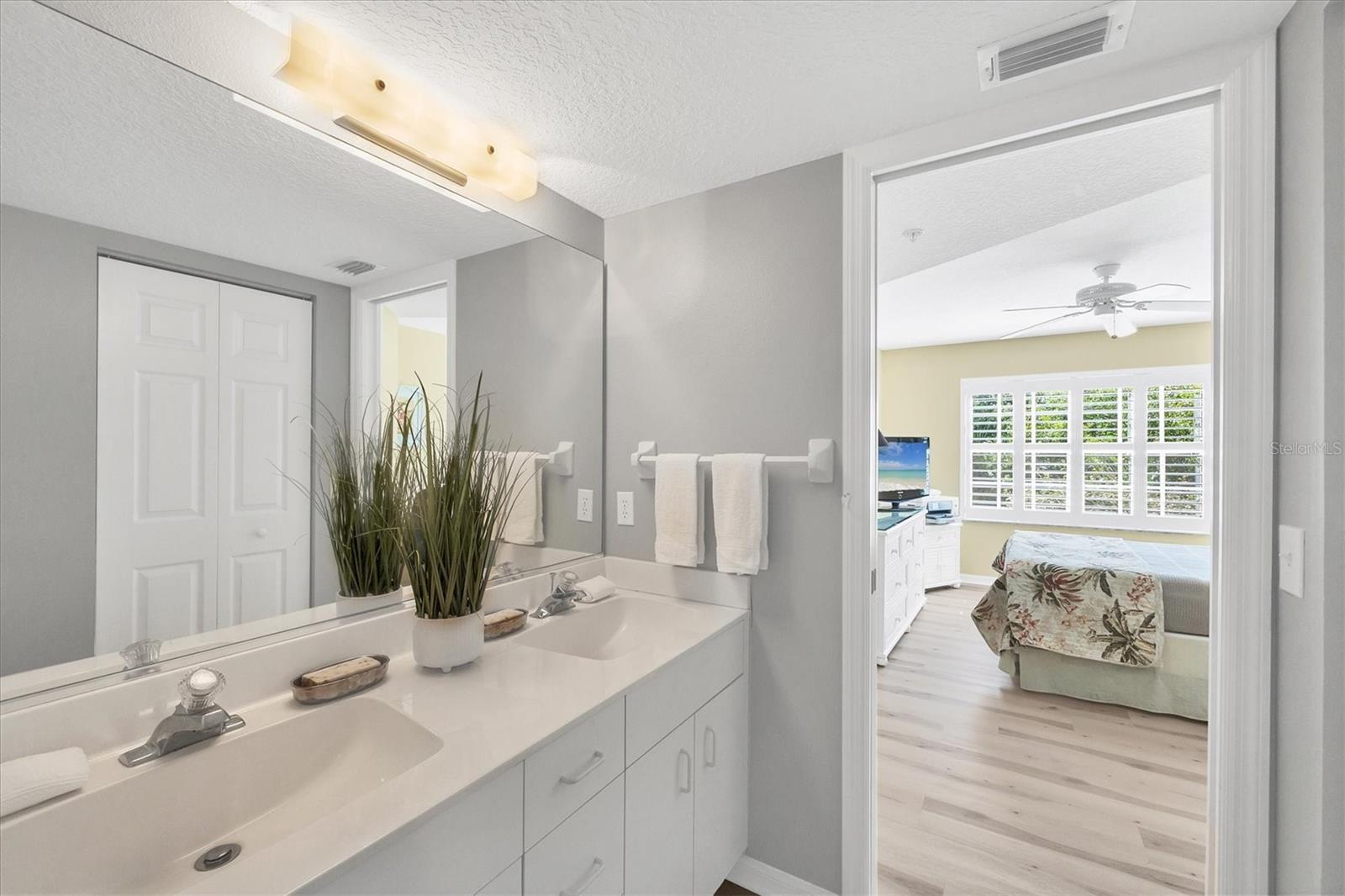 819 MONTROSE DR #102, VENICE, FL, 34293