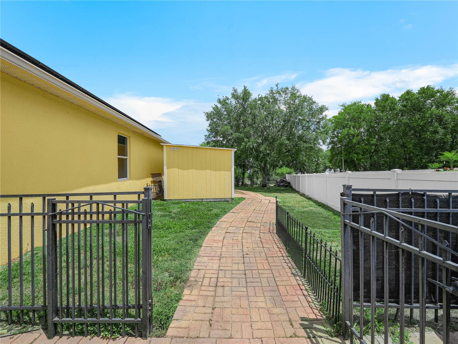 147 BROOKSHIRE DR, LAKE WALES, FL, 33898