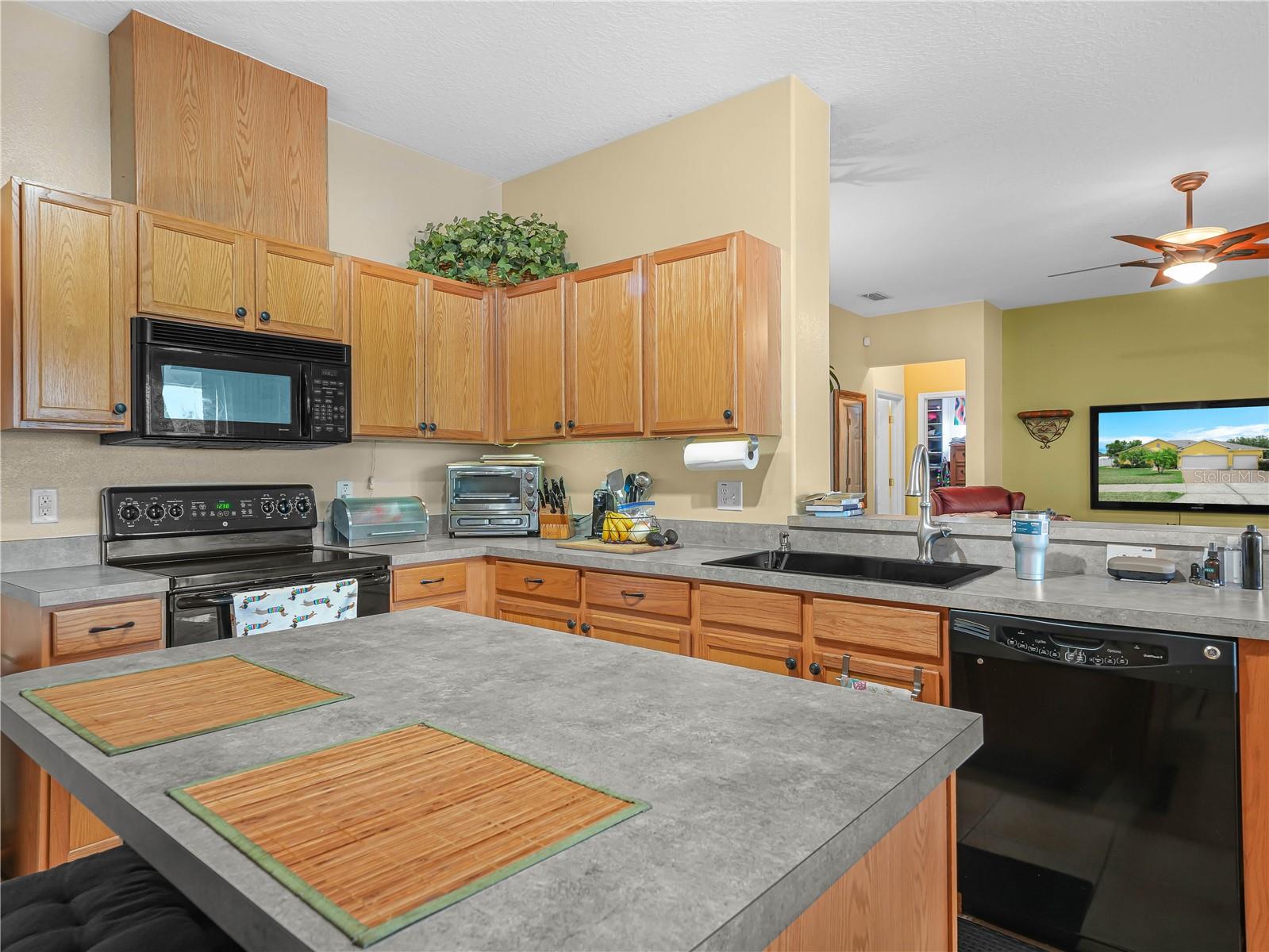 147 BROOKSHIRE DR, LAKE WALES, FL, 33898