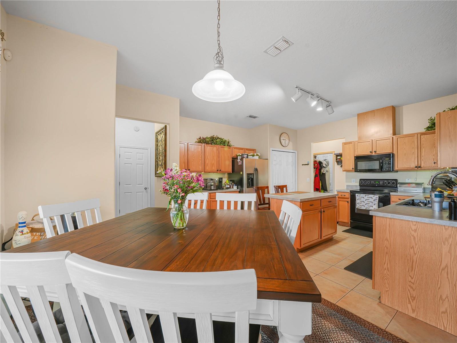 147 BROOKSHIRE DR, LAKE WALES, FL, 33898