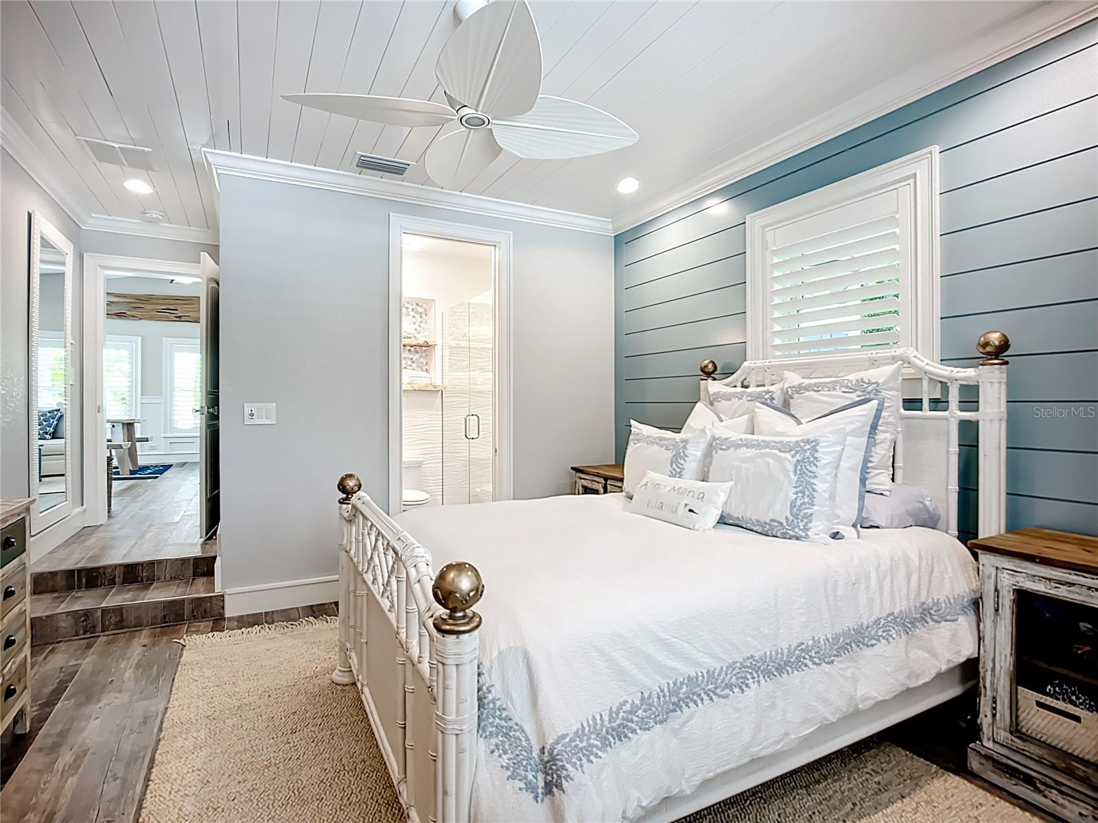 403 75TH ST, HOLMES BEACH, FL, 34217