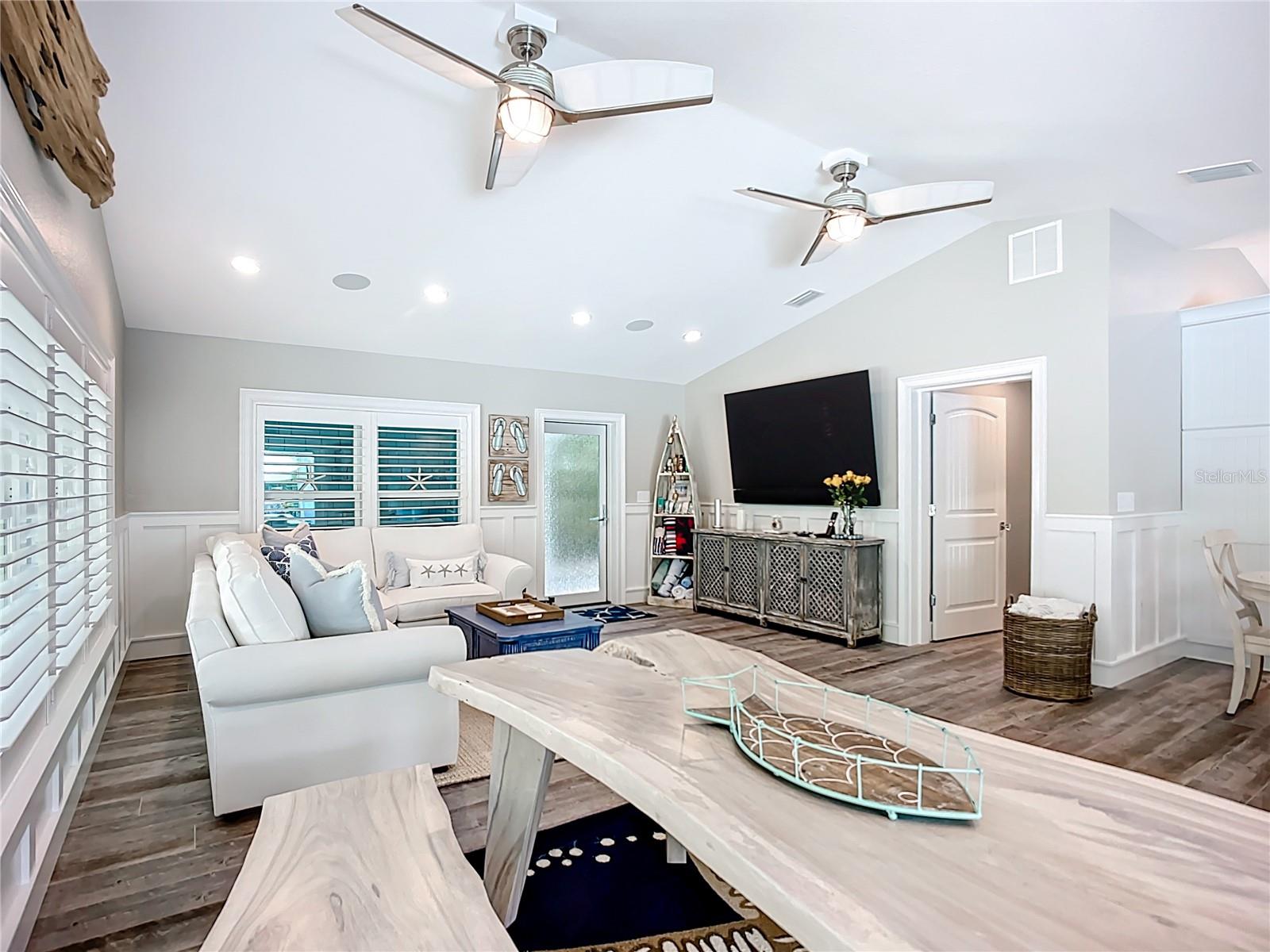 403 75TH ST, HOLMES BEACH, FL, 34217