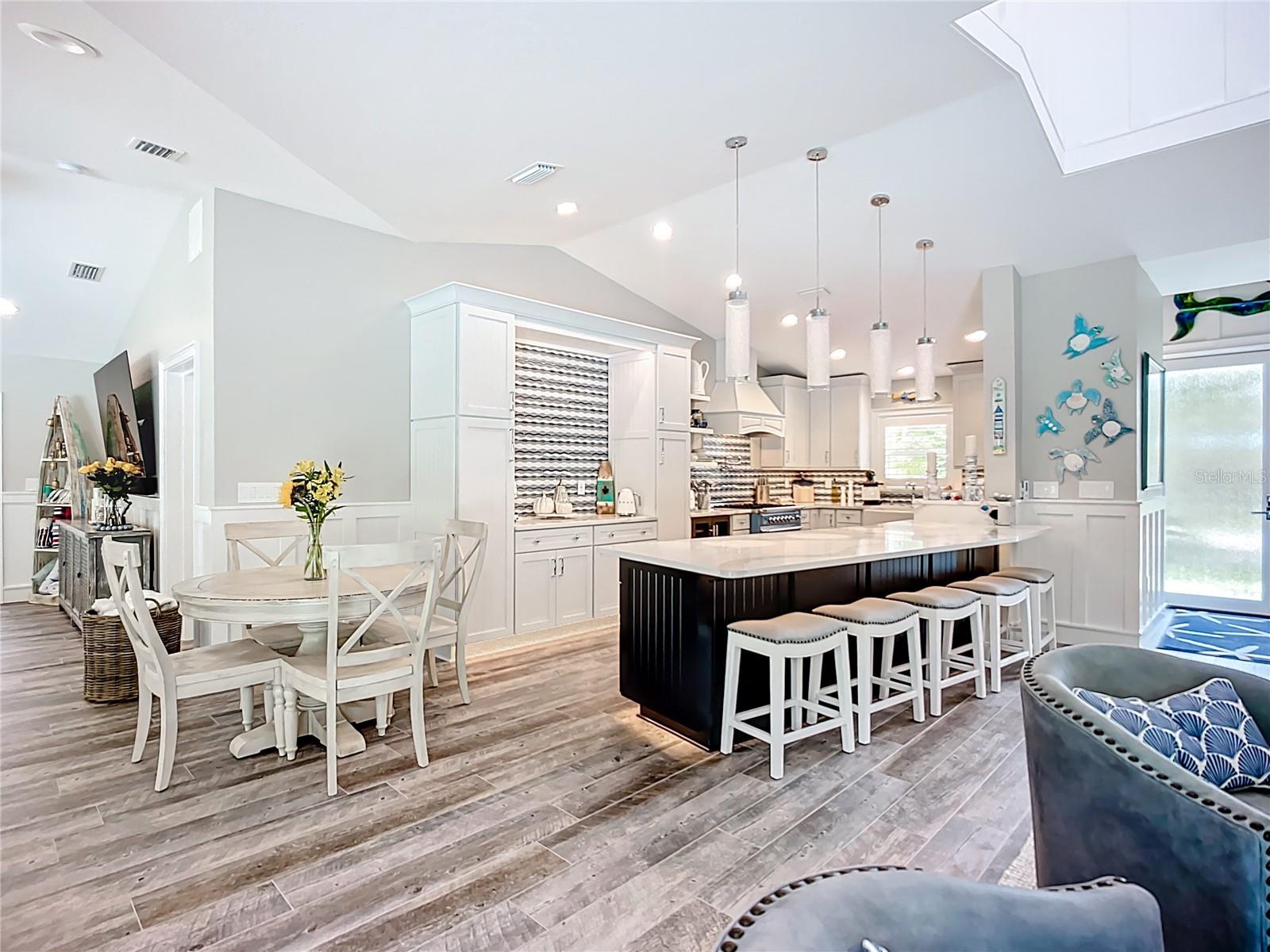 403 75TH ST, HOLMES BEACH, FL, 34217