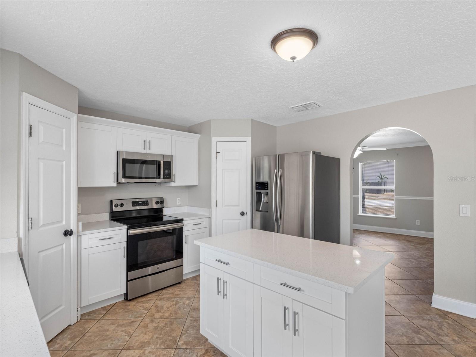 908 STALLION WAY, VALRICO, FL, 33594