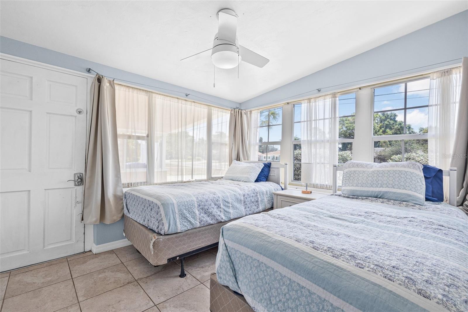 2861 PINELLAS POINT DR S, ST PETERSBURG, FL, 33712