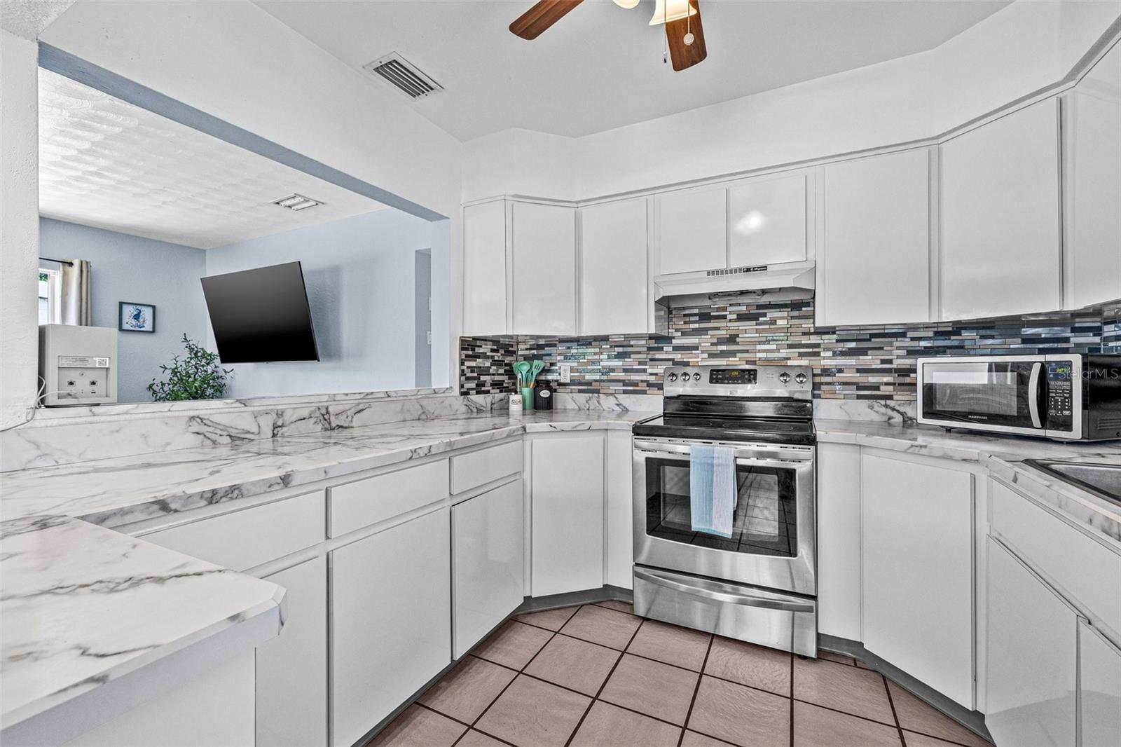 2861 PINELLAS POINT DR S, ST PETERSBURG, FL, 33712