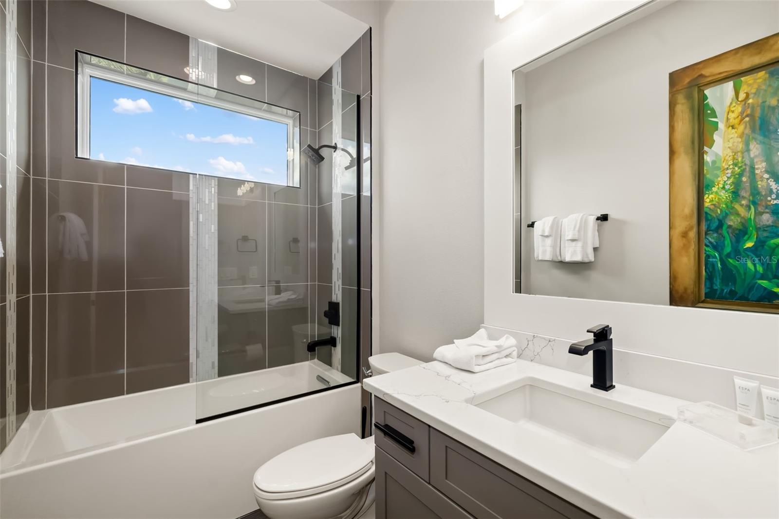 A4650778 Property Photo