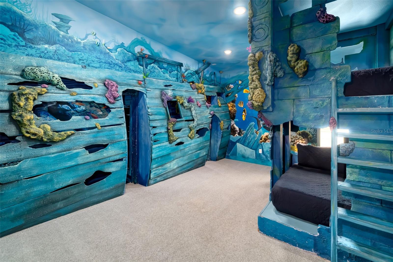 A4650778 Property Photo